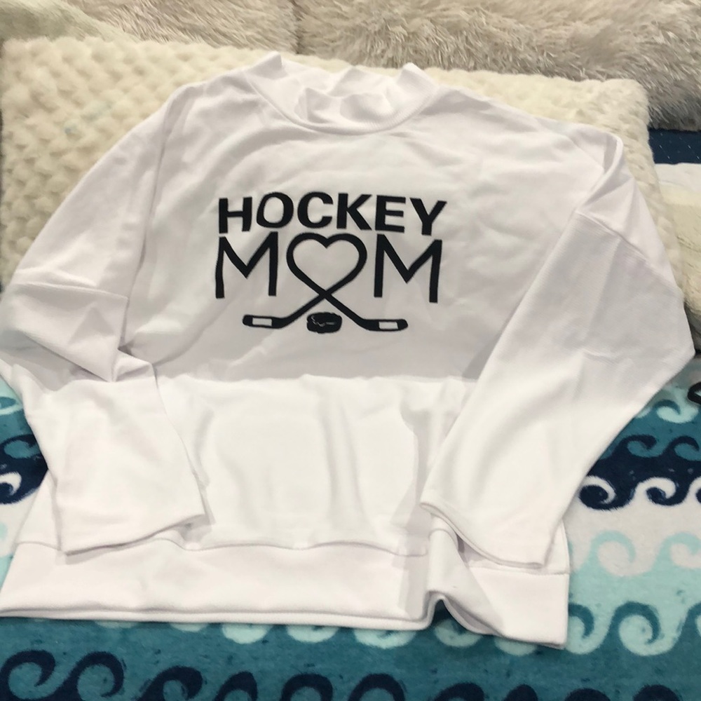 Hockey mom long sleeve shirt NWT